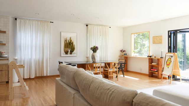 Designing Functional Minimalism: Creating Family-Friendly Spaces