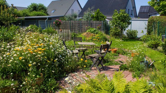 Transform Your Backyard into the Ultimate Reading Retreat
