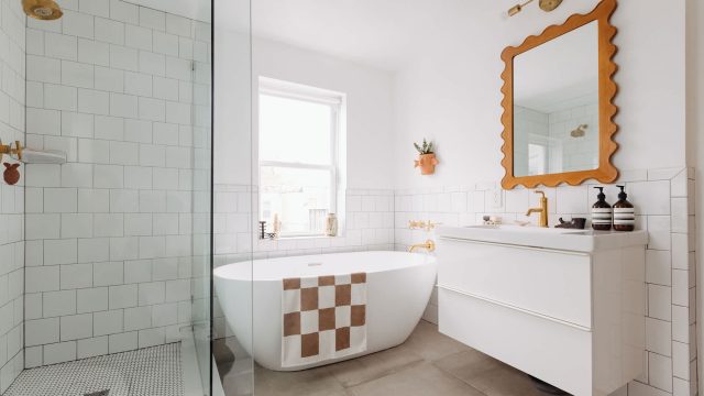 Why Modern Bathrooms Are Ditching Bathtubs for Showers