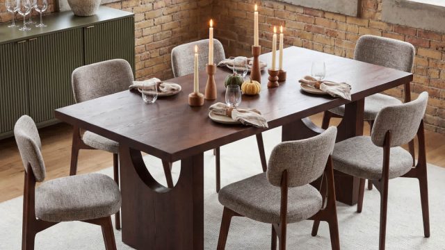 Effortless Entertaining: Mastering the Art of Relaxed Dinner Parties