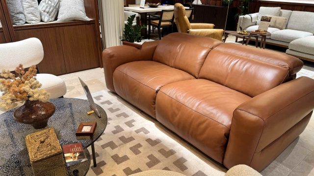 Discover the Comfort of Modern Recliners for Small Spaces