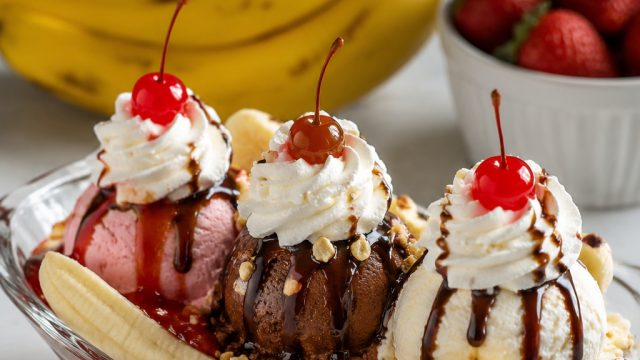 Delightful Banana Split Dessert: A Summer Must-Try